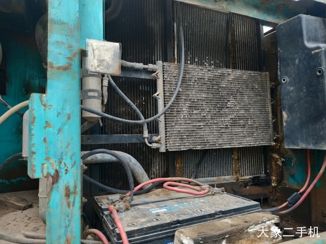 神钢 SK210LC-8 挖掘机