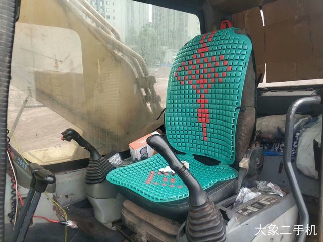 小松 PC200-8 挖掘机