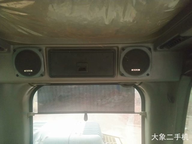 山东临工 LG6135E 挖掘机