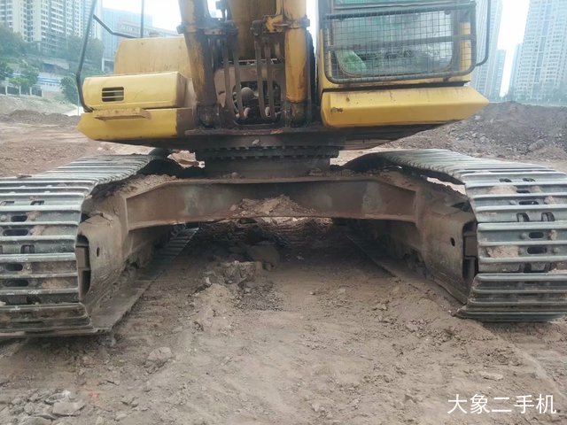 小松 PC200-8 挖掘机