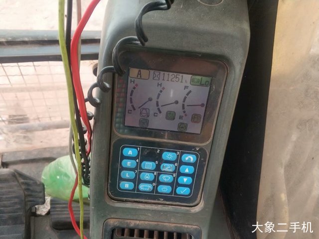 小松 PC200-8 挖掘机