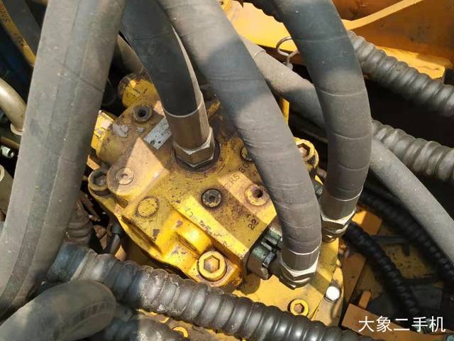 雷沃重工 FR225E 挖掘机
