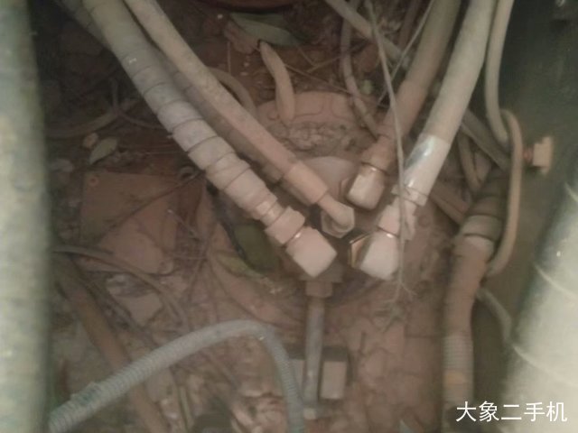 山东临工 LG6135E 挖掘机