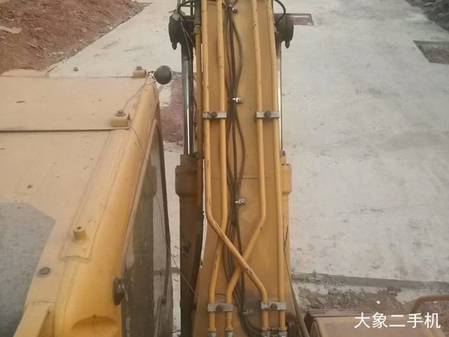 山东临工 LG6135E 挖掘机