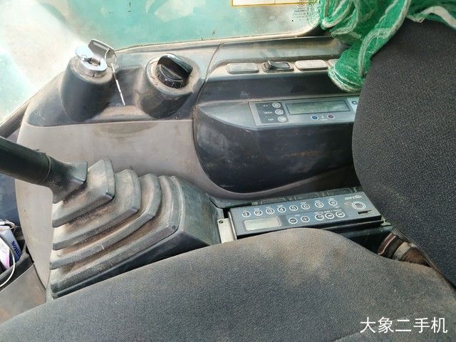 神钢 SK140LC-8 挖掘机