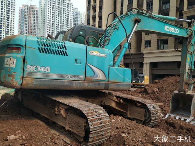 神钢 SK140LC-8 挖掘机