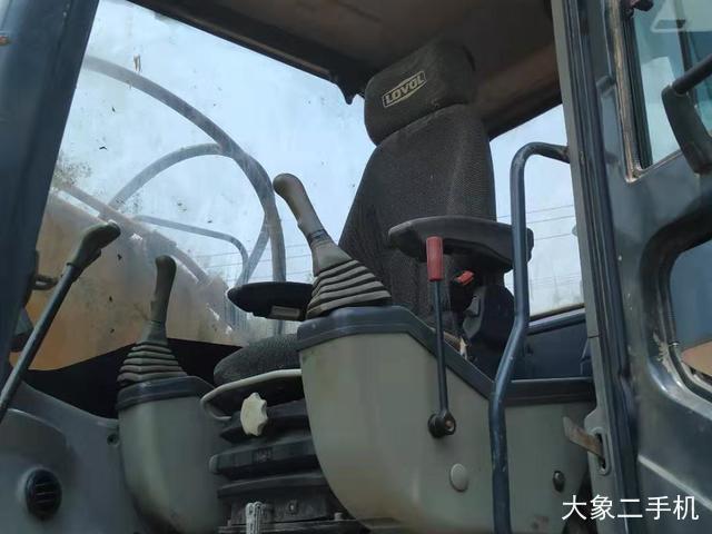 雷沃重工 FR225E 挖掘机