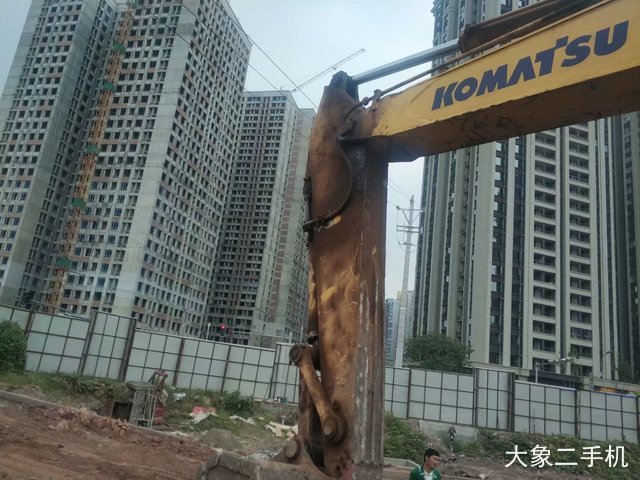 小松 PC200-8 挖掘机