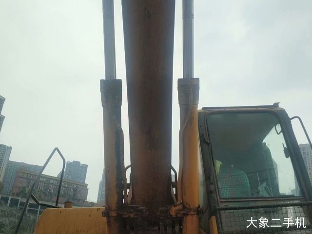 小松 PC200-8 挖掘机