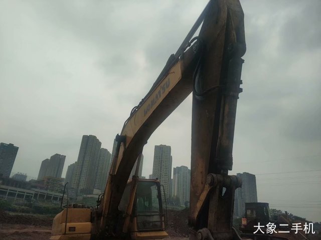 小松 PC200-8 挖掘机