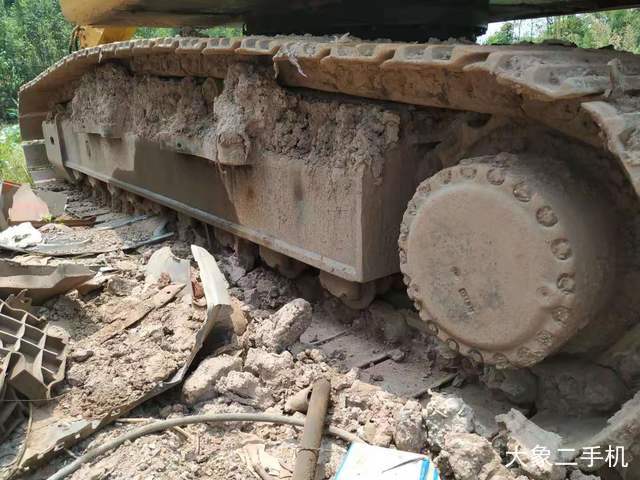 雷沃重工 FR225E 挖掘机