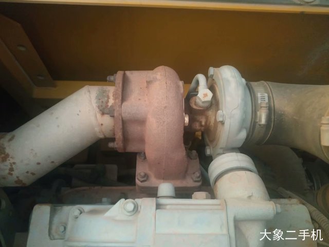 山东临工 LG6135E 挖掘机