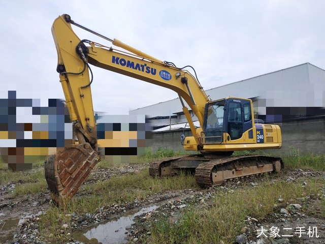 小松 PC240LC-8M0 挖掘机
