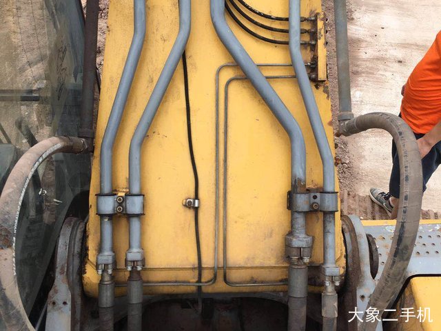 徐工 XE335C 挖掘机