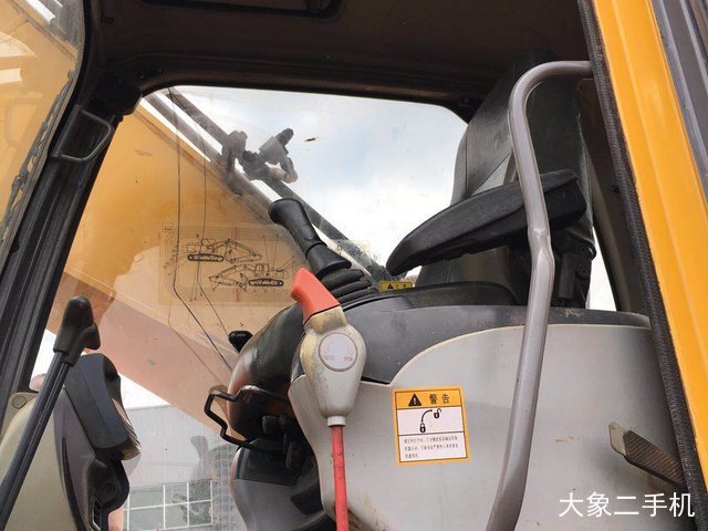 徐工 XE335C 挖掘机