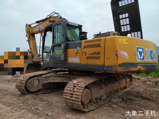 徐工 XE265C 挖掘机