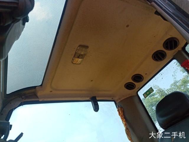 山东临工 E660F 挖掘机