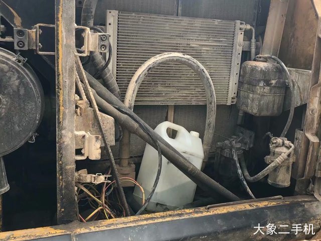 卡特彼勒 320B 挖掘机