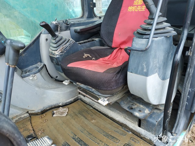 神钢 SK250-8 挖掘机