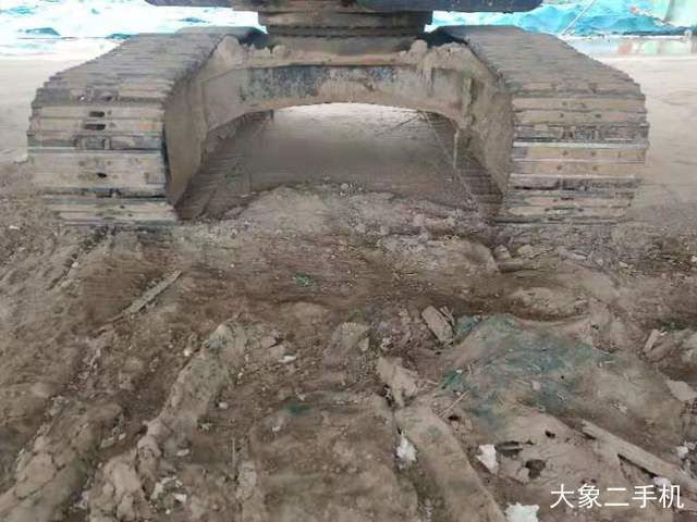 现代 R215-7 挖掘机