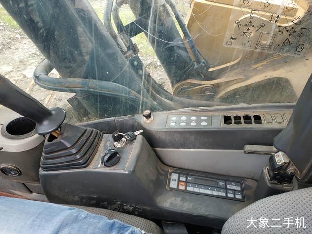 卡特彼勒 374DL 挖掘机