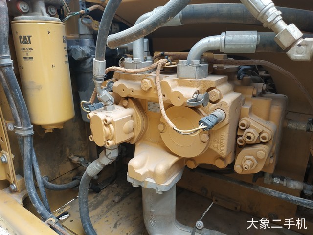 卡特彼勒 323D2L 挖掘机