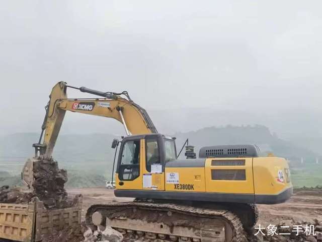 徐工 XE370D 挖掘机