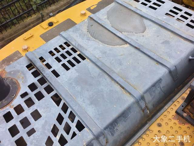 徐工 XE270DK 挖掘机