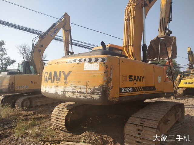 三一重工 SY215C-8 挖掘机