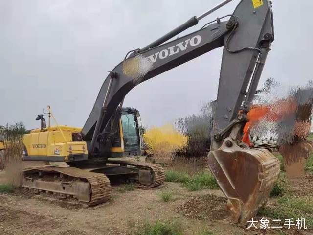 沃尔沃 EC240BLC 挖掘机