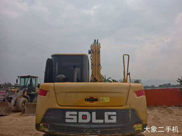 山东临工 E680F 挖掘机