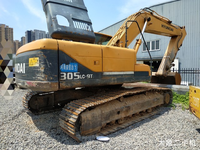 现代 R265LC-9 挖掘机