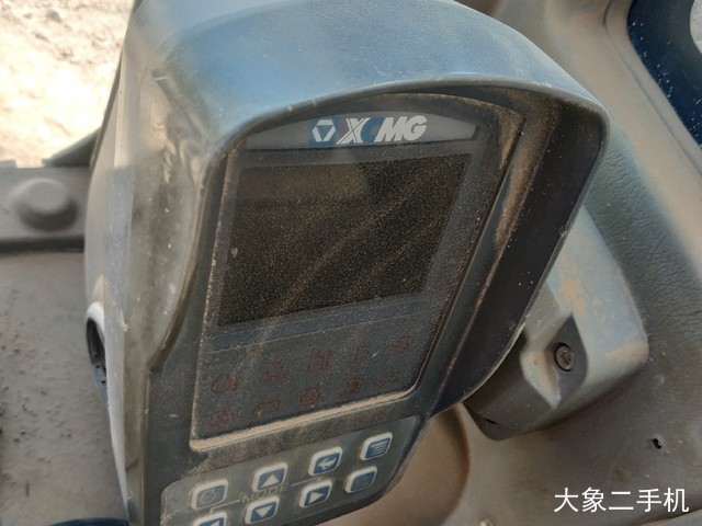 徐工 XE215C 挖掘机