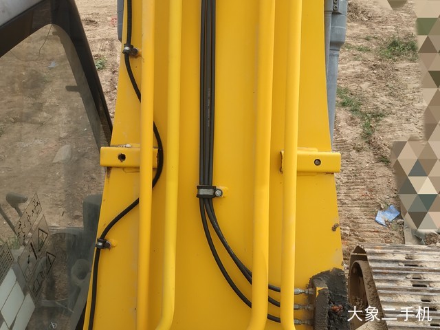 徐工 XE260C 挖掘机