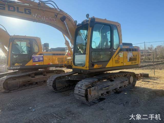 山东临工 E6135F 挖掘机