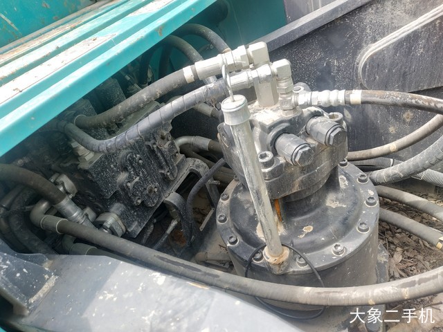 神钢 SK260LC-10 挖掘机