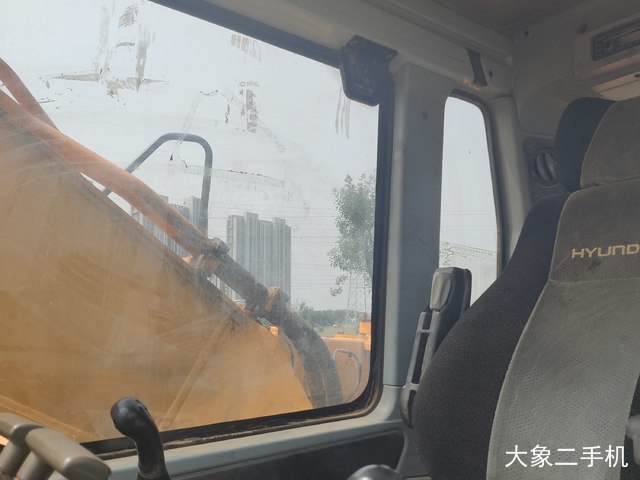 现代 R225LC-7 挖掘机