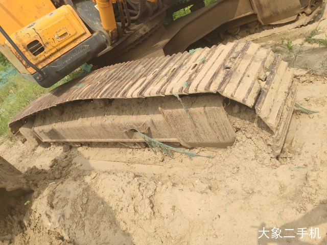 现代 R225LC-7 挖掘机