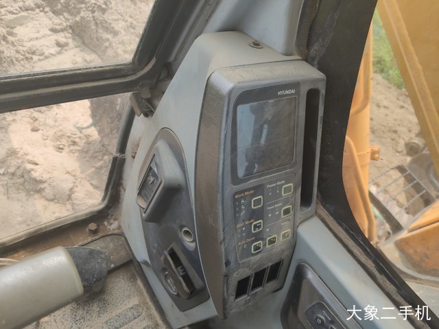 现代 R225LC-7 挖掘机