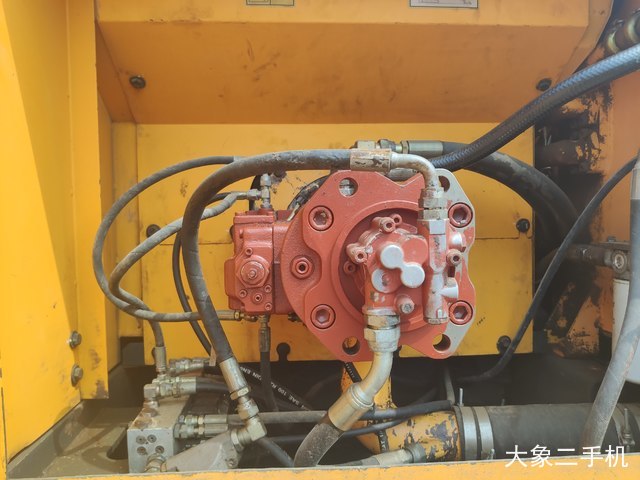 现代 R225LC-7 挖掘机