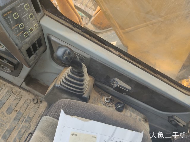 现代 R225LC-7 挖掘机