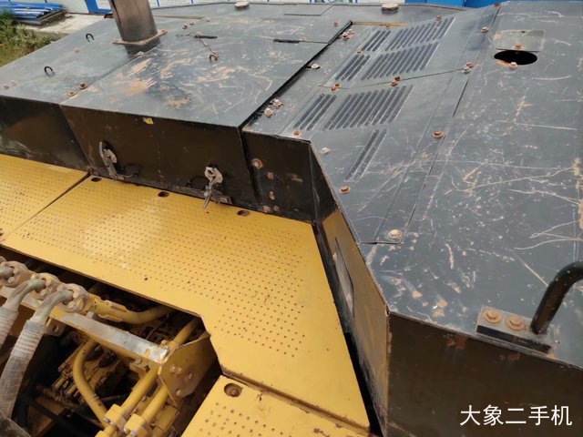 卡特彼勒 374DL 挖掘机