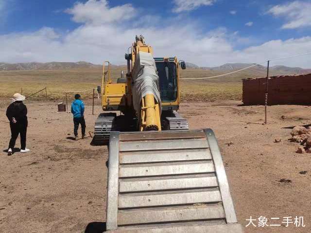 山东临工 E6225F 挖掘机