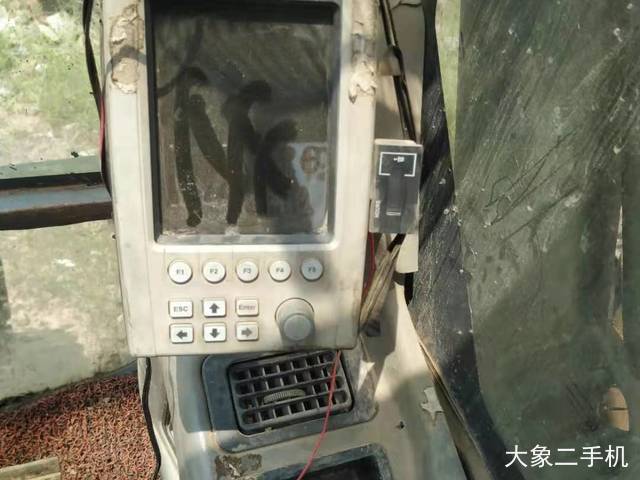 三一重工 SY215C 挖掘机