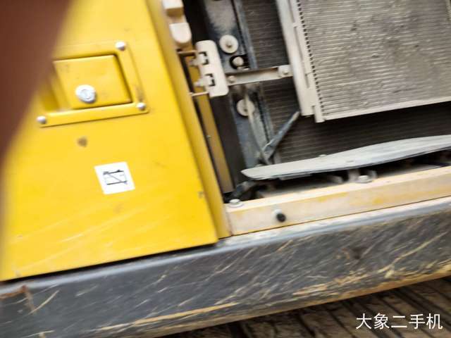 山东临工 E6225H 挖掘机