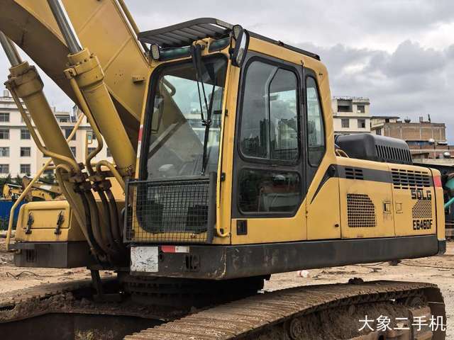 山东临工 E6400F 挖掘机