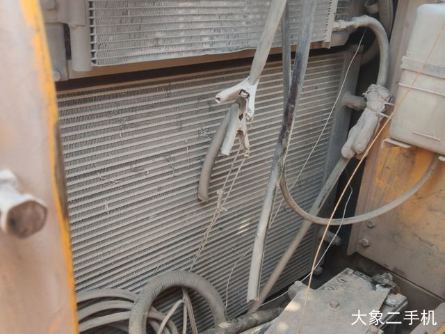 现代 R225-7 挖掘机