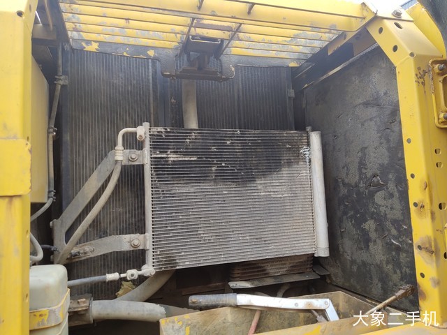 小松 PC220-8M0 挖掘机