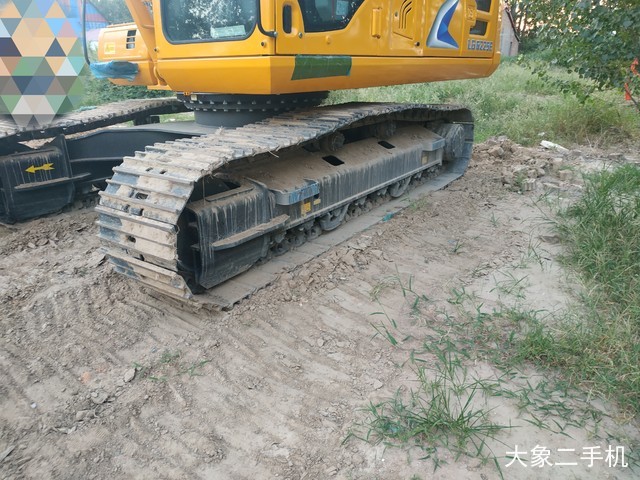 龙工 LG6225E 挖掘机