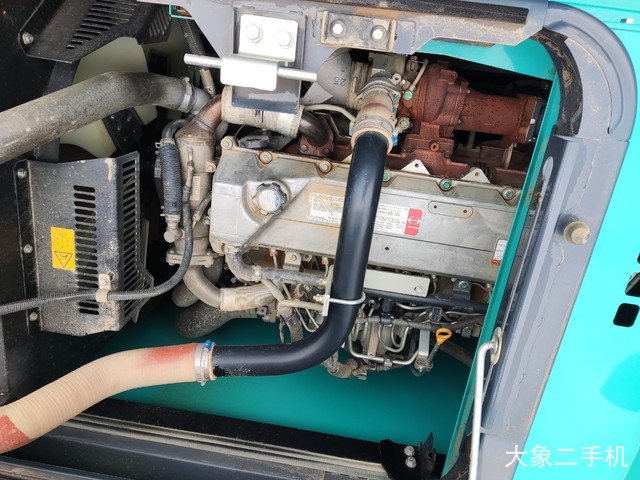 神钢 PC240LC-8 挖掘机